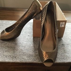 Kelly and Katie 7 1/2 M Bronze Heels - New